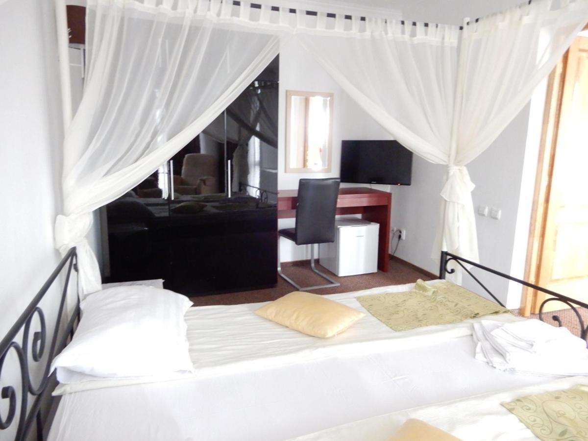 Rhc Royal Hotel Орадя Экстерьер фото