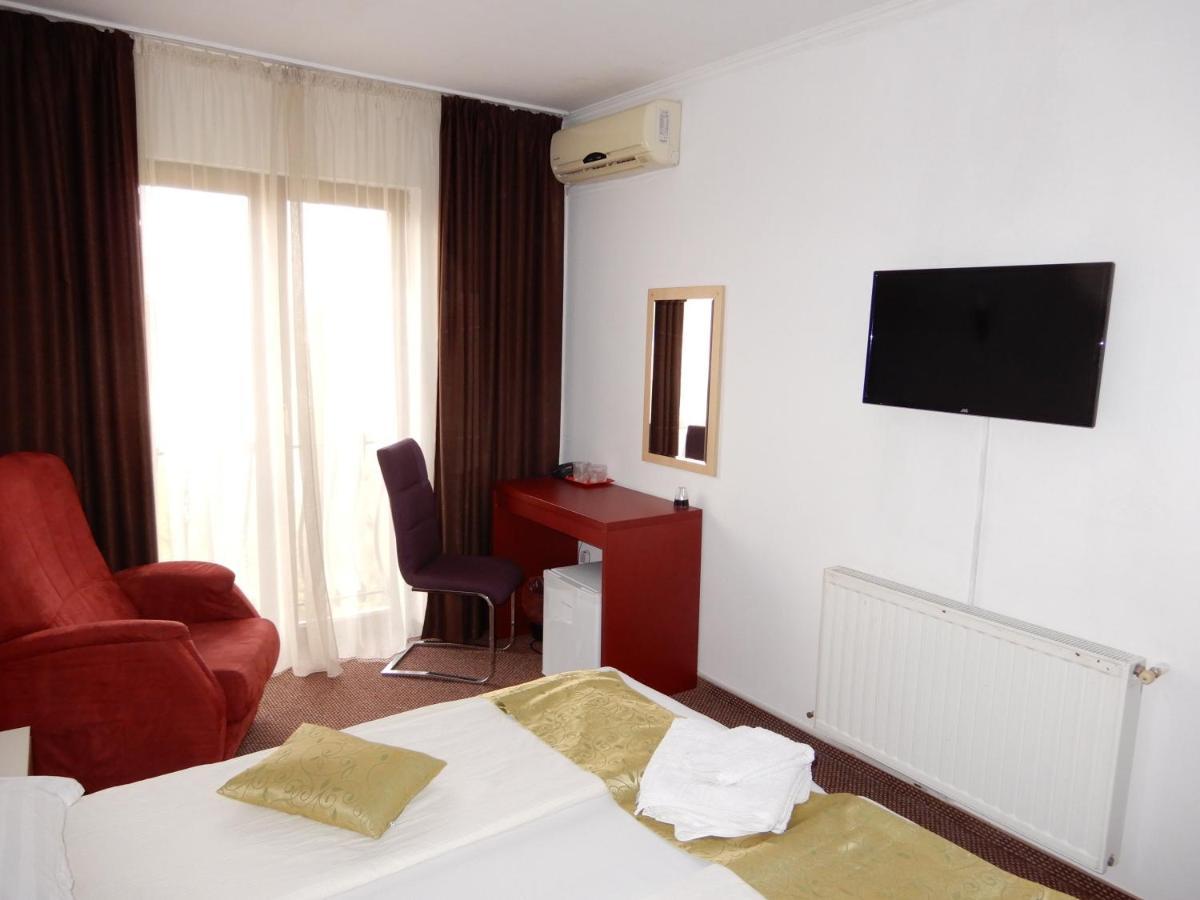 Rhc Royal Hotel Орадя Экстерьер фото