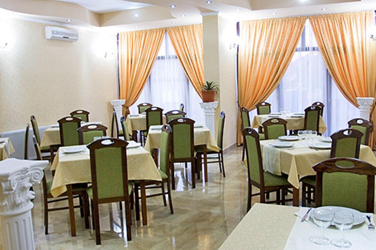 Rhc Royal Hotel Орадя Экстерьер фото