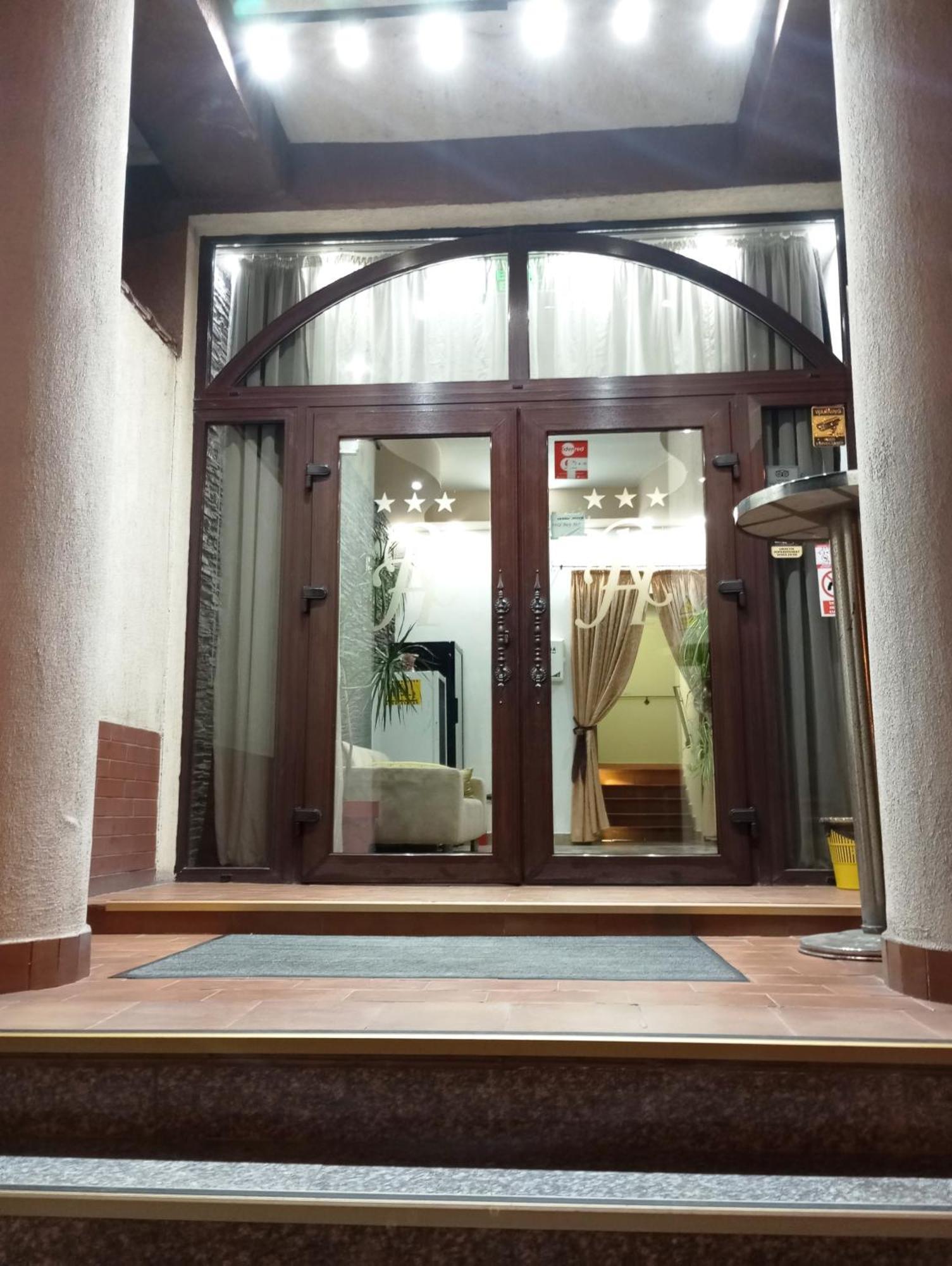 Rhc Royal Hotel Орадя Экстерьер фото