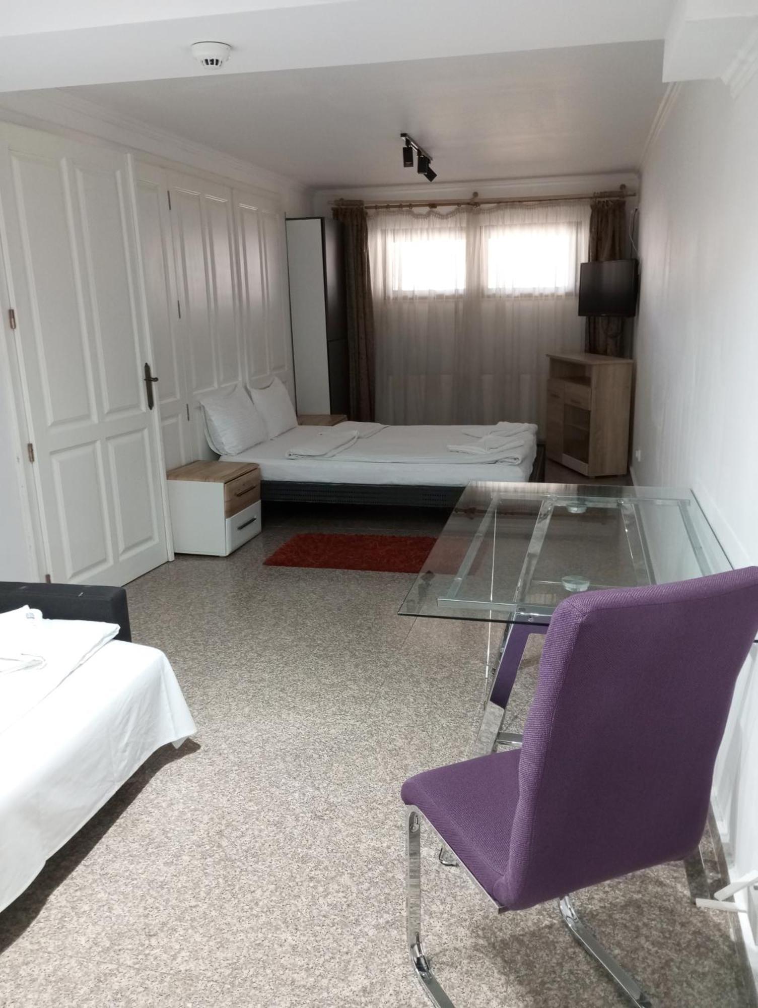 Rhc Royal Hotel Орадя Экстерьер фото